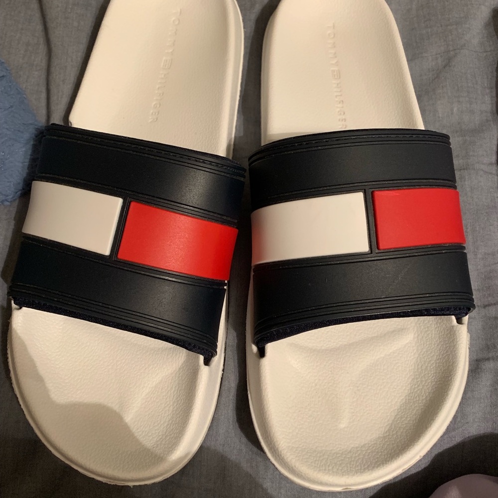 Men’s Tommy Hilfiger slides size 10/11